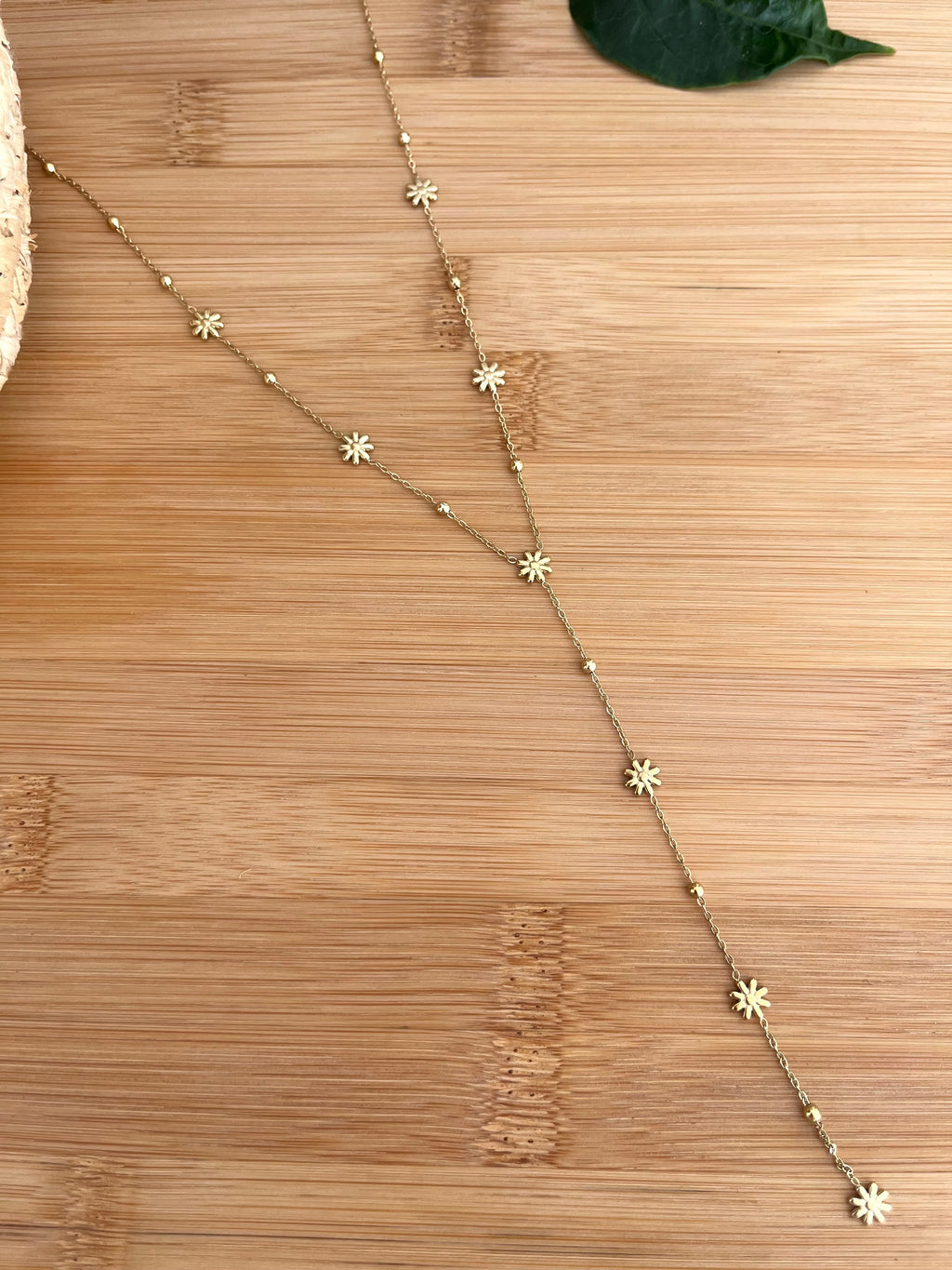 Collier chaînes en forme Y, avec des fleurs, en acier inoxydable doré