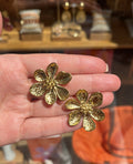Boucles d’oreilles dorées FLORA
