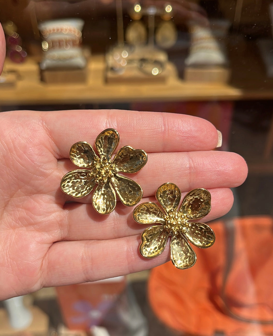 Boucles d’oreilles dorées FLORA