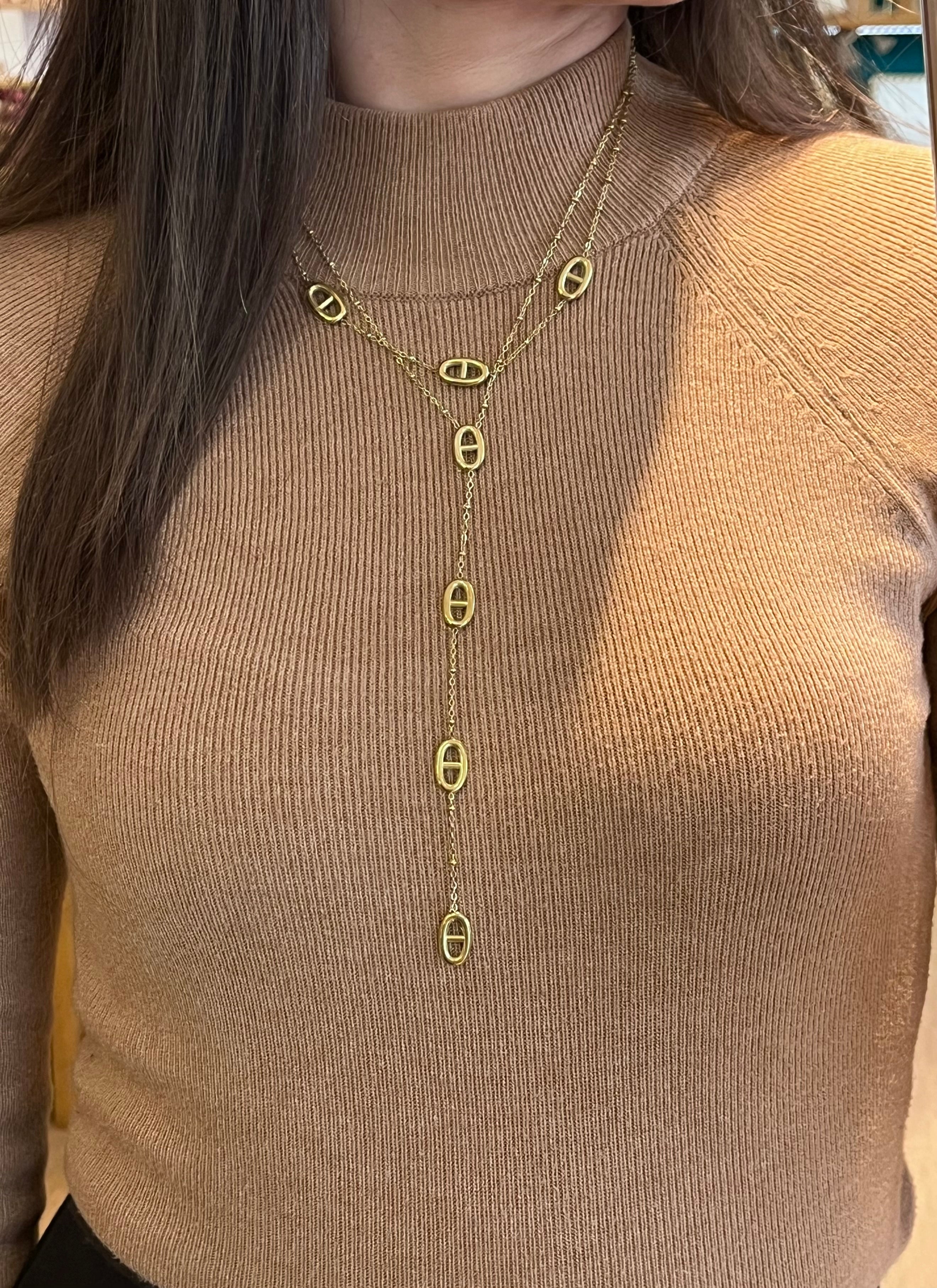 Collier double, en forme Y et en maille marine en acier inoxydable doré, porté