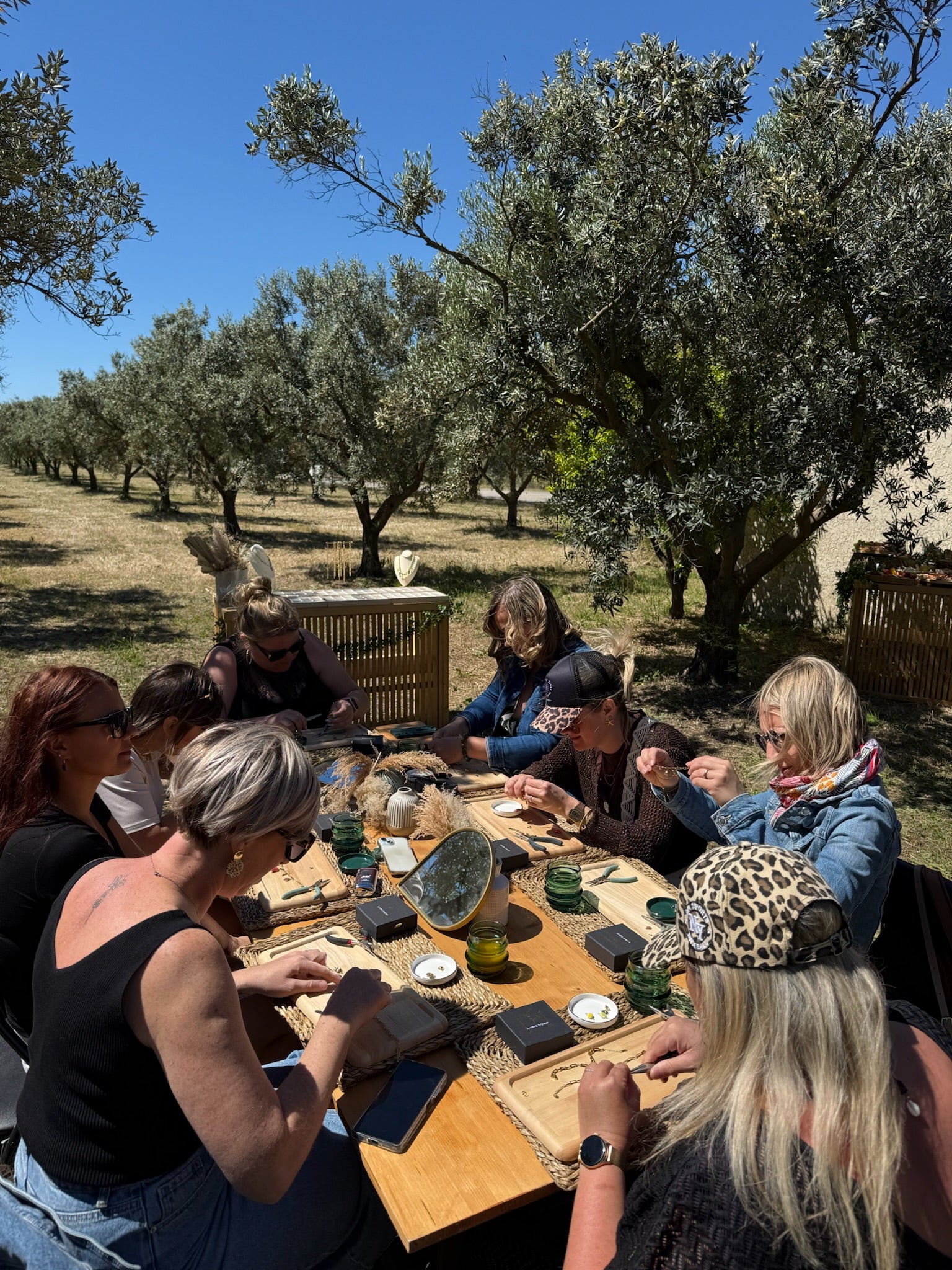 Atelier créatif bijoux - Création au cœur des oliviers à Fréjus