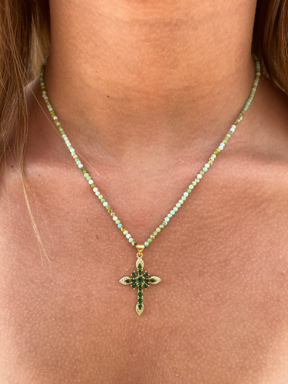 Collier doré CROIX
