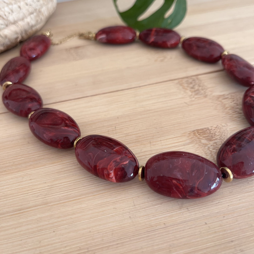 Resin necklace BORDEAUX